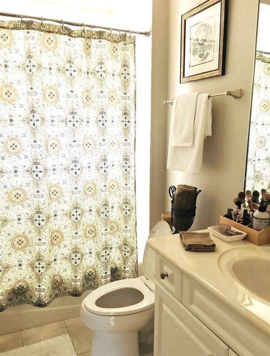 For Rent: $1,850 (1 beds, 1 baths, 850 Square Feet)