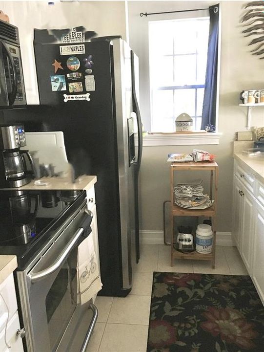 For Rent: $1,850 (1 beds, 1 baths, 850 Square Feet)