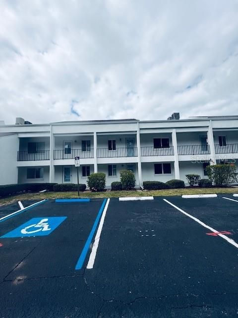 待售: $125,900 (1 贝兹, 1 浴室, 750 平方英尺)