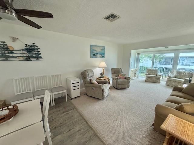 待售: $125,900 (1 贝兹, 1 浴室, 750 平方英尺)