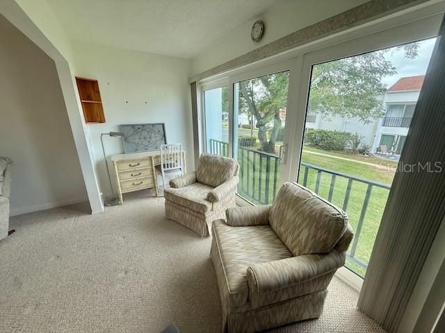 待售: $125,900 (1 贝兹, 1 浴室, 750 平方英尺)