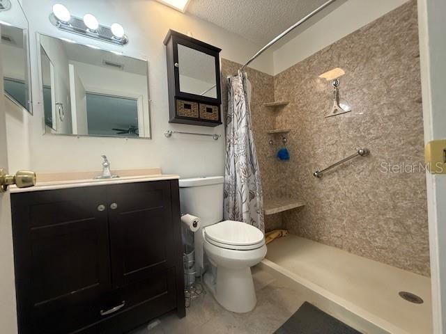 待售: $125,900 (1 贝兹, 1 浴室, 750 平方英尺)