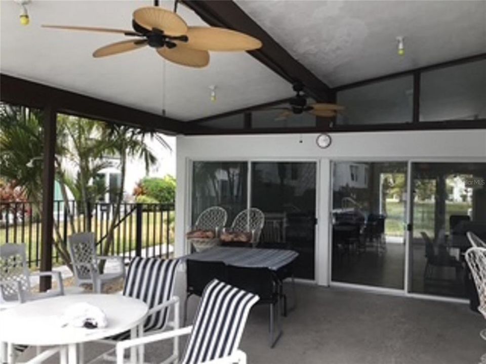 待售: $125,900 (1 贝兹, 1 浴室, 750 平方英尺)