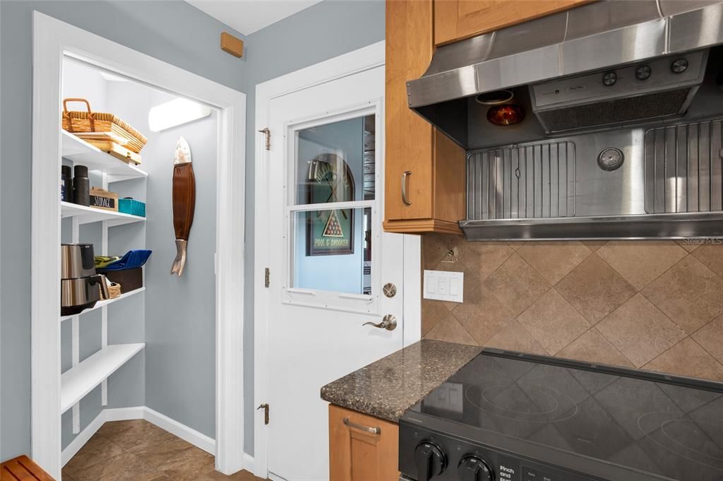 En Venta: $599,000 (3 camas, 2 baños, 1499 Pies cuadrados)