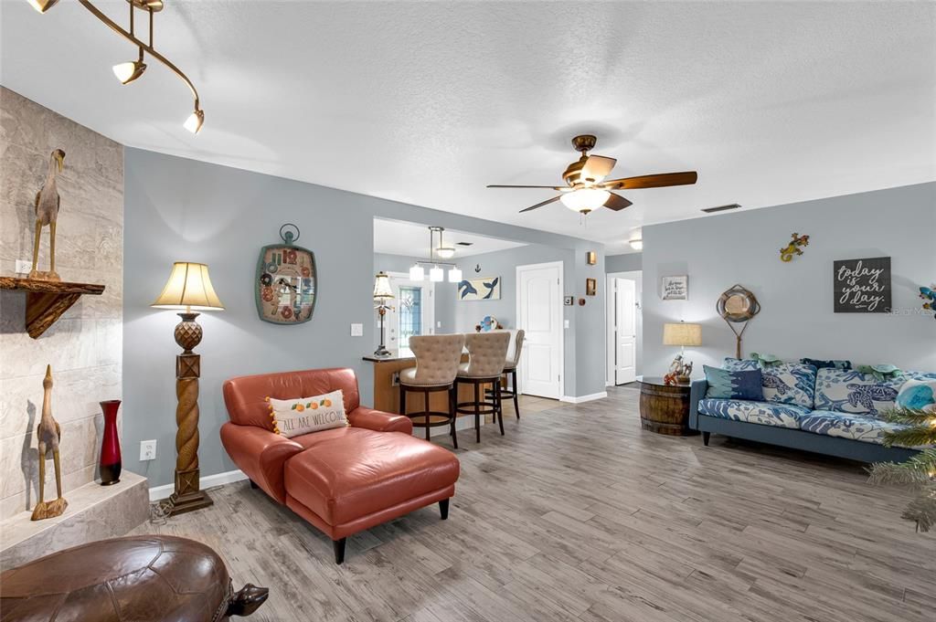 En Venta: $599,000 (3 camas, 2 baños, 1499 Pies cuadrados)