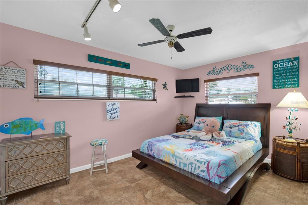 En Venta: $599,000 (3 camas, 2 baños, 1499 Pies cuadrados)