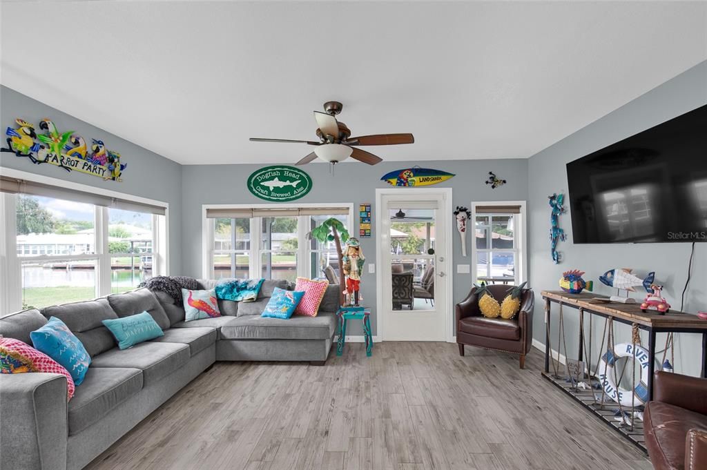 En Venta: $599,000 (3 camas, 2 baños, 1499 Pies cuadrados)