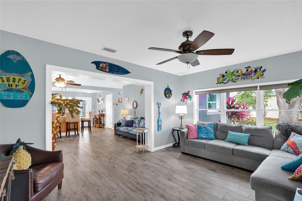 En Venta: $599,000 (3 camas, 2 baños, 1499 Pies cuadrados)