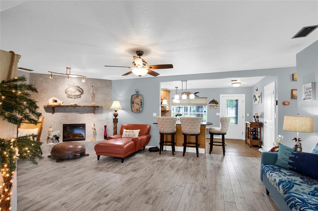 En Venta: $599,000 (3 camas, 2 baños, 1499 Pies cuadrados)