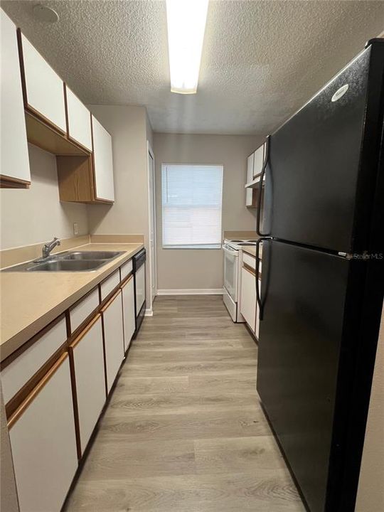 В аренду: $1,595 (3 спален, 2 ванн, 988 Квадратных фут)