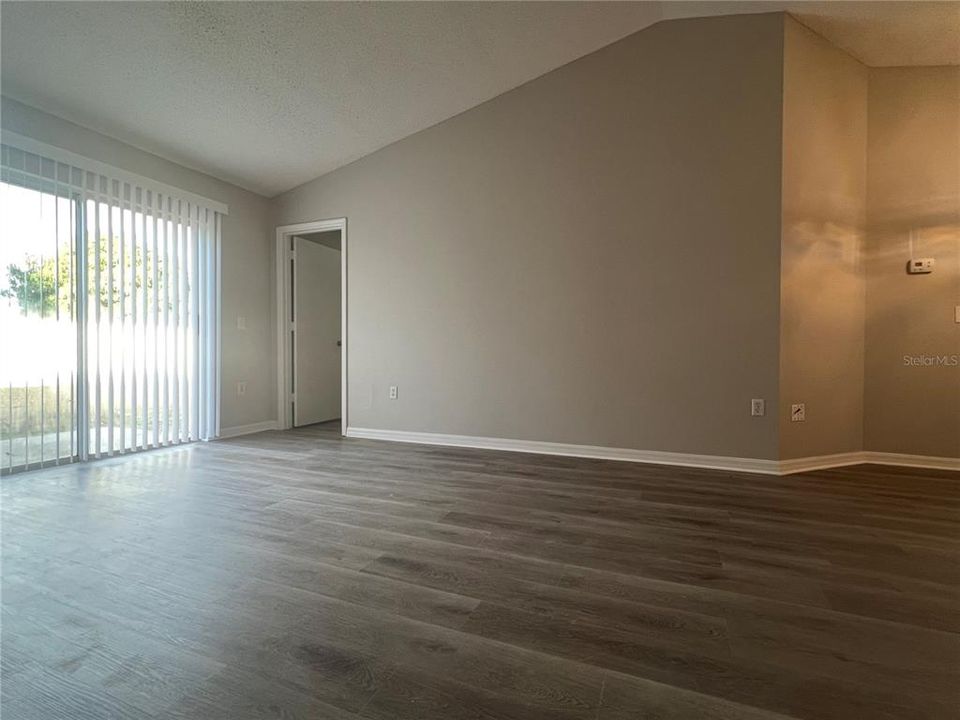 В аренду: $1,595 (3 спален, 2 ванн, 988 Квадратных фут)