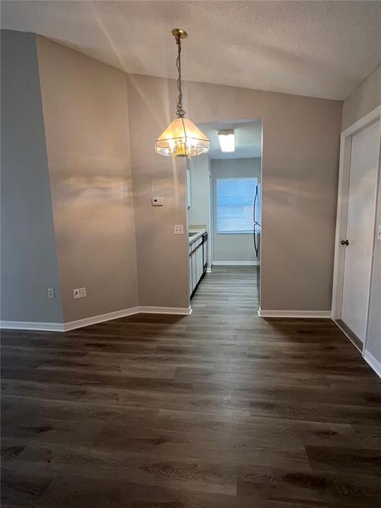 В аренду: $1,595 (3 спален, 2 ванн, 988 Квадратных фут)