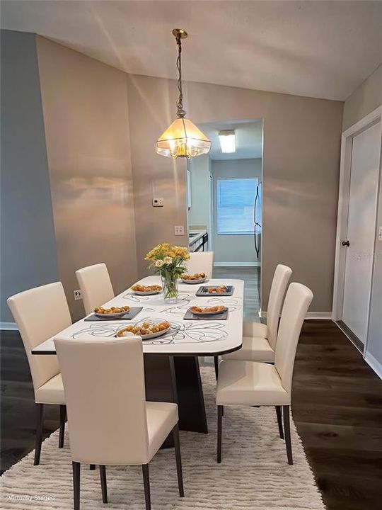 В аренду: $1,595 (3 спален, 2 ванн, 988 Квадратных фут)