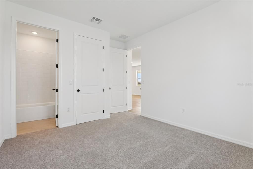 En Venta: $479,990 (4 camas, 2 baños, 1982 Pies cuadrados)