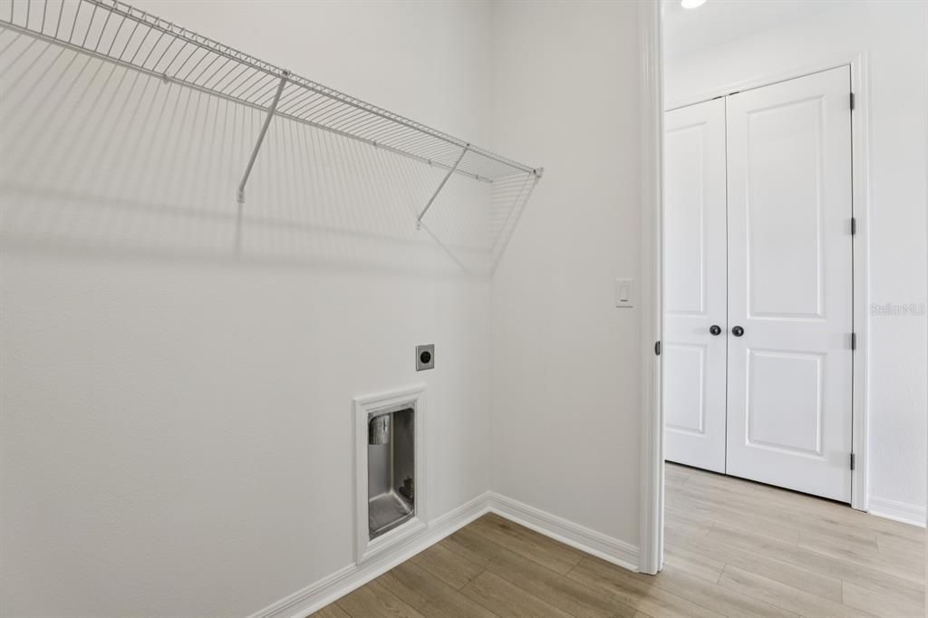 En Venta: $479,990 (4 camas, 2 baños, 1982 Pies cuadrados)