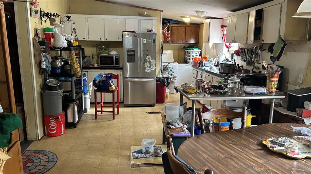 На продажу: $125,000 (3 спален, 2 ванн, 1352 Квадратных фут)