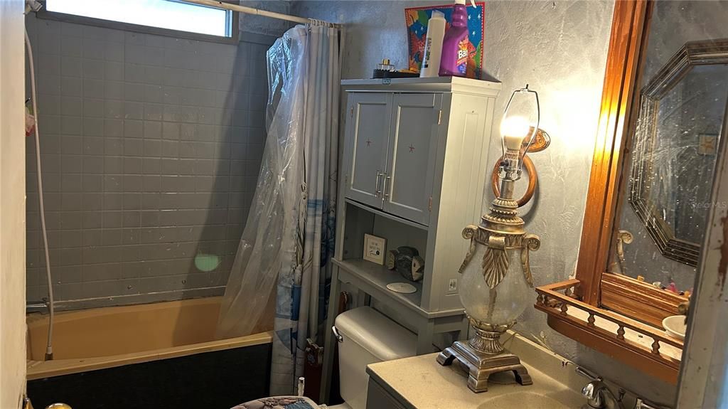 На продажу: $125,000 (3 спален, 2 ванн, 1352 Квадратных фут)