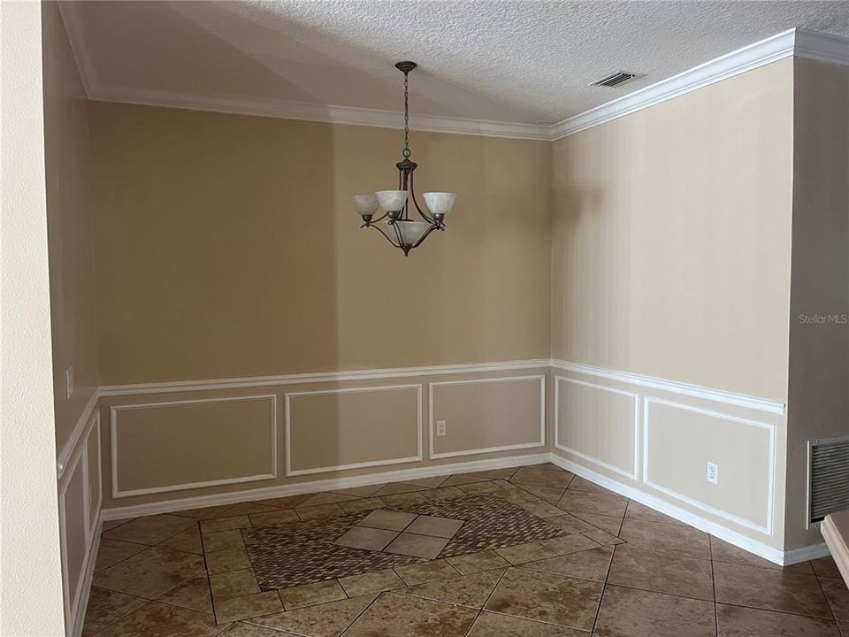 For Rent: $2,550 (4 beds, 3 baths, 2082 Square Feet)