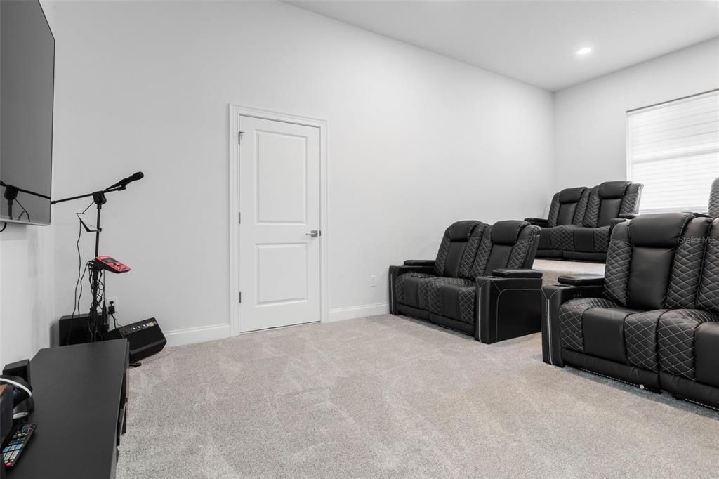 En Venta: $2,295,000 (5 camas, 4 baños, 3583 Pies cuadrados)