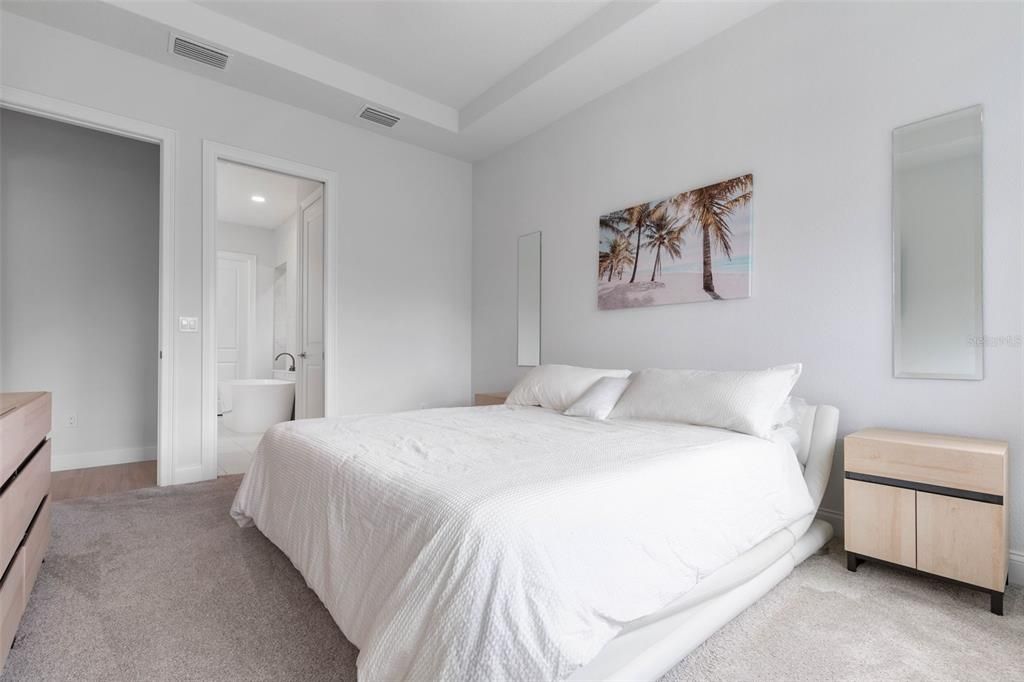 En Venta: $2,295,000 (5 camas, 4 baños, 3583 Pies cuadrados)