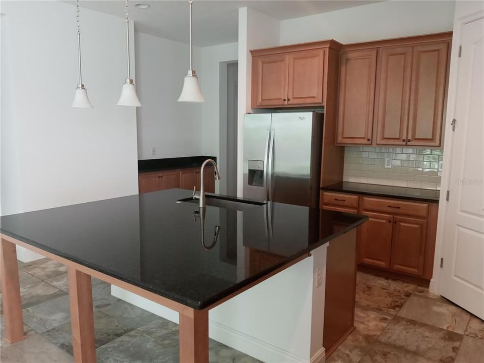 For Rent: $3,500 (4 beds, 3 baths, 2267 Square Feet)