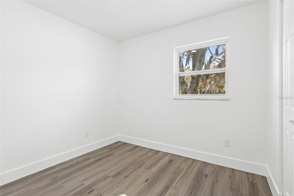 待售: $275,000 (4 贝兹, 2 浴室, 1176 平方英尺)