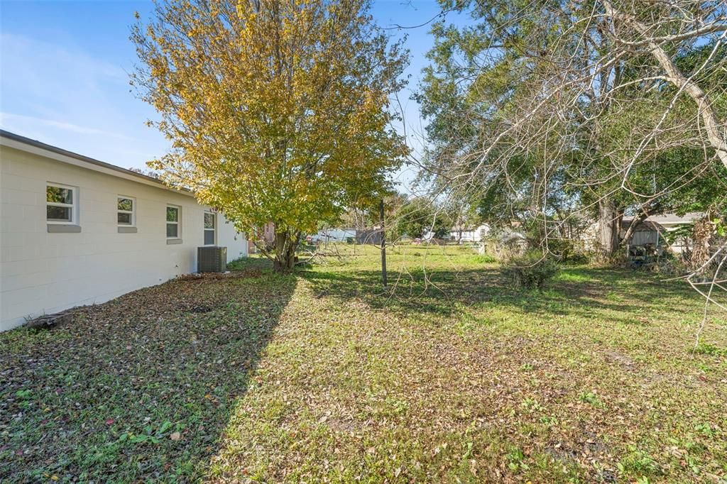 待售: $275,000 (4 贝兹, 2 浴室, 1176 平方英尺)