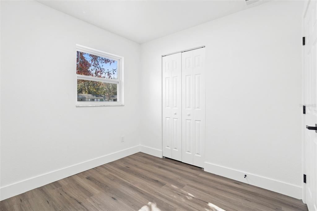 待售: $275,000 (4 贝兹, 2 浴室, 1176 平方英尺)