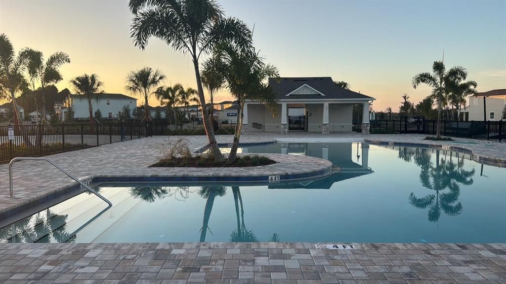 出租: $2,900 (4 贝兹, 3 浴室, 2148 平方英尺)