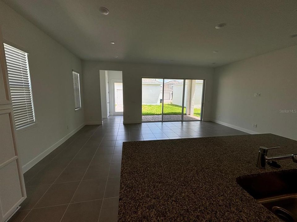 出租: $2,900 (4 贝兹, 3 浴室, 2148 平方英尺)