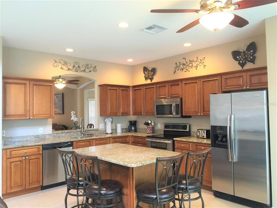 待售: $605,000 (7 贝兹, 4 浴室, 2914 平方英尺)