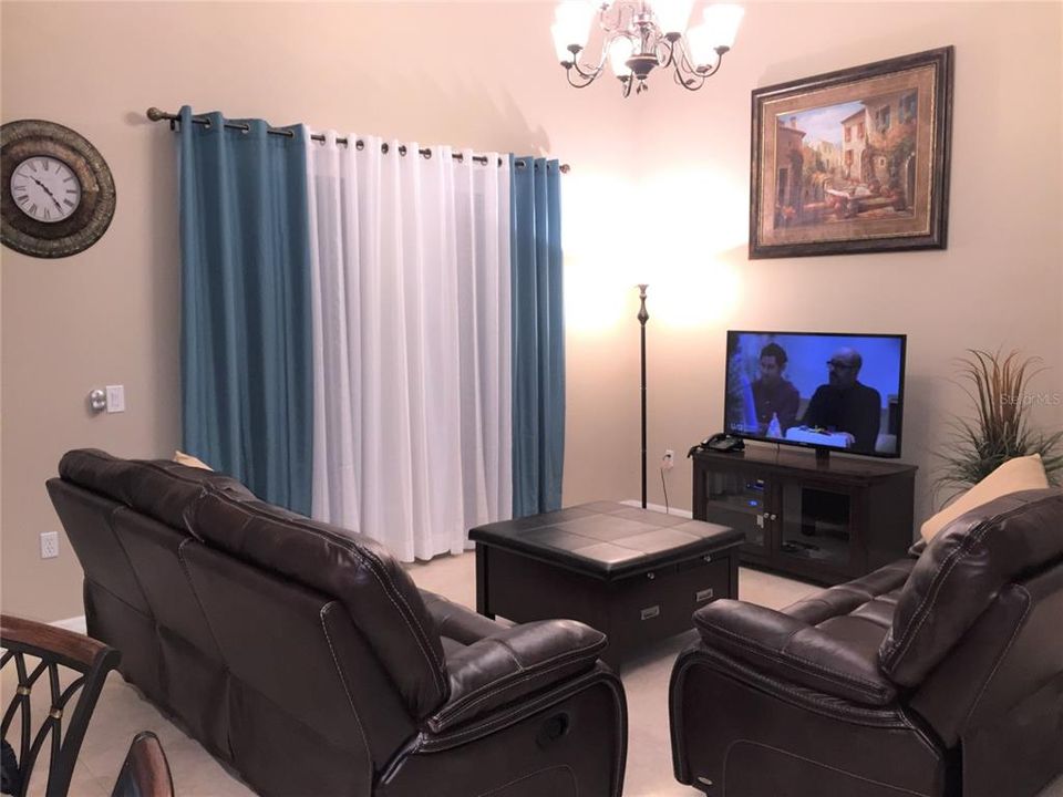 待售: $605,000 (7 贝兹, 4 浴室, 2914 平方英尺)