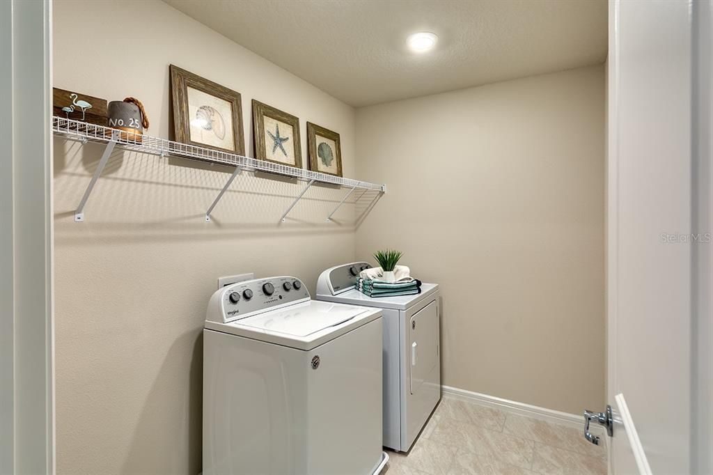 出租: $2,995 (5 贝兹, 3 浴室, 2615 平方英尺)