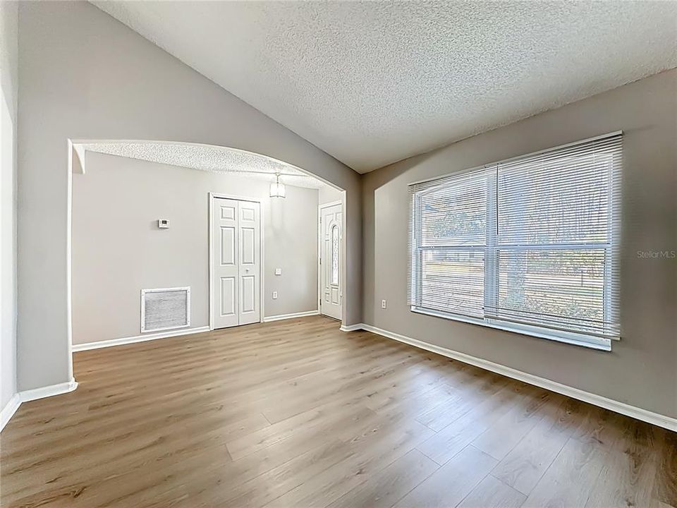 En Venta: $369,900 (3 camas, 2 baños, 1547 Pies cuadrados)