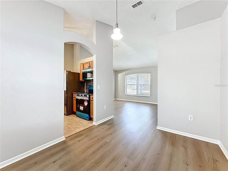 En Venta: $369,900 (3 camas, 2 baños, 1547 Pies cuadrados)