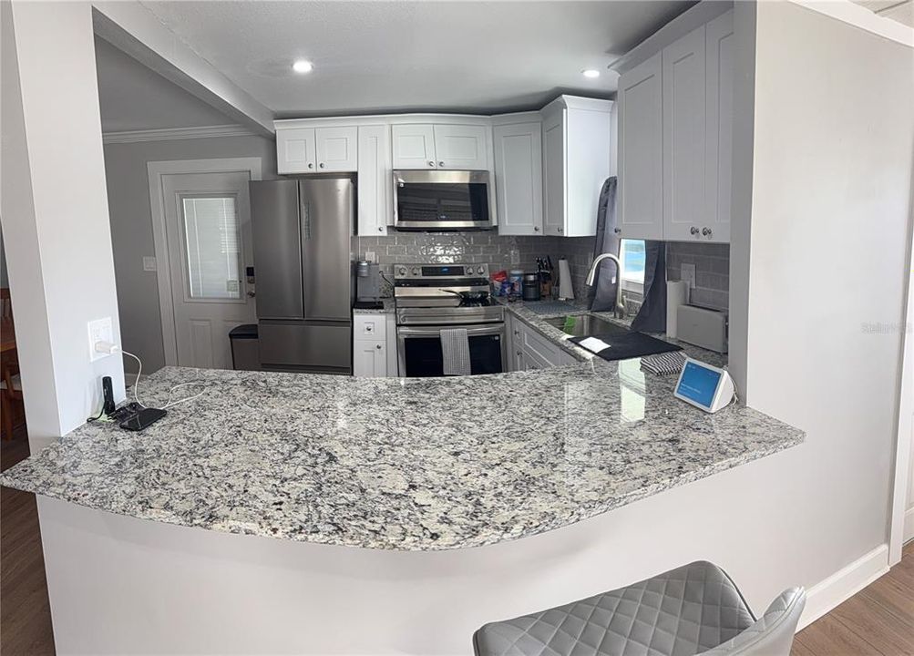 For Sale: $179,900 (2 beds, 1 baths, 810 Square Feet)