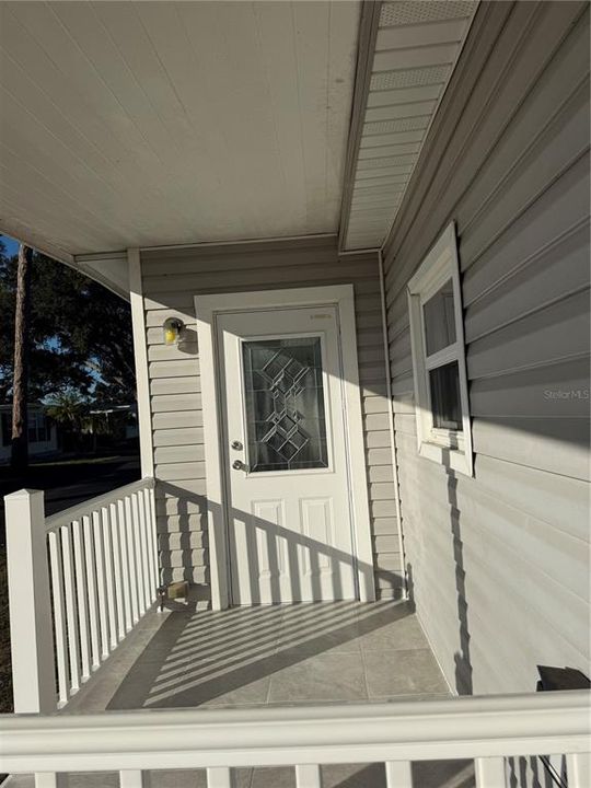 For Sale: $179,900 (2 beds, 1 baths, 810 Square Feet)