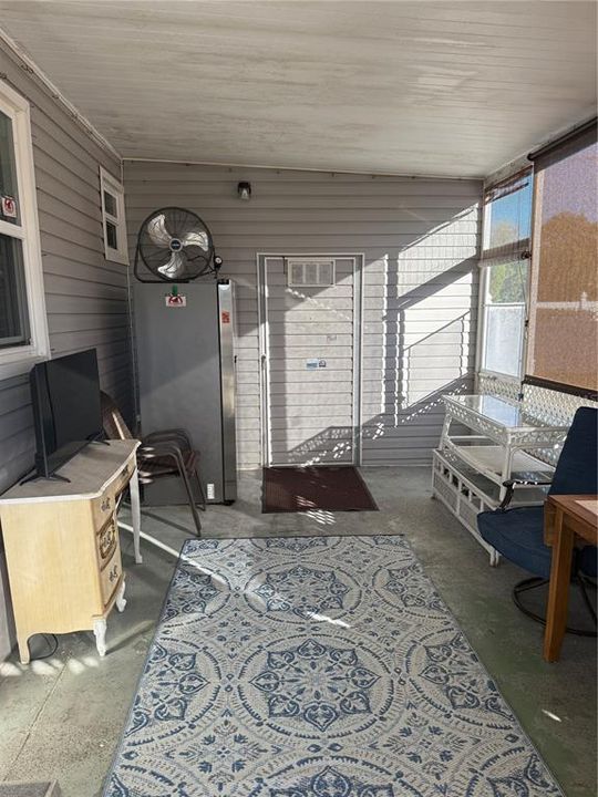 For Sale: $179,900 (2 beds, 1 baths, 810 Square Feet)