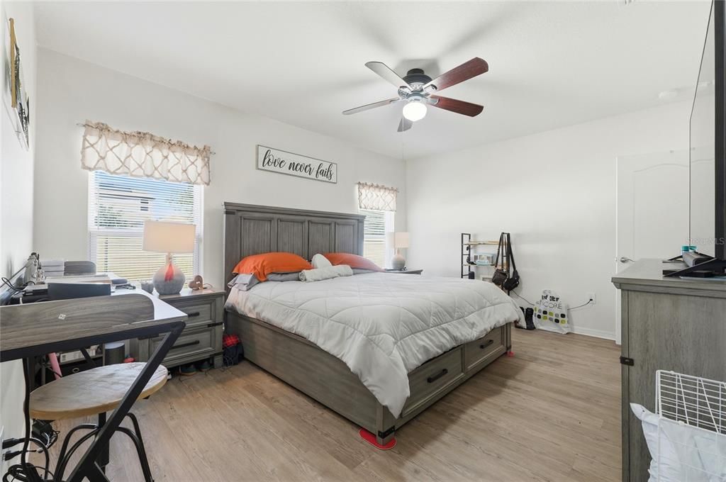 待售: $330,000 (3 贝兹, 2 浴室, 1311 平方英尺)