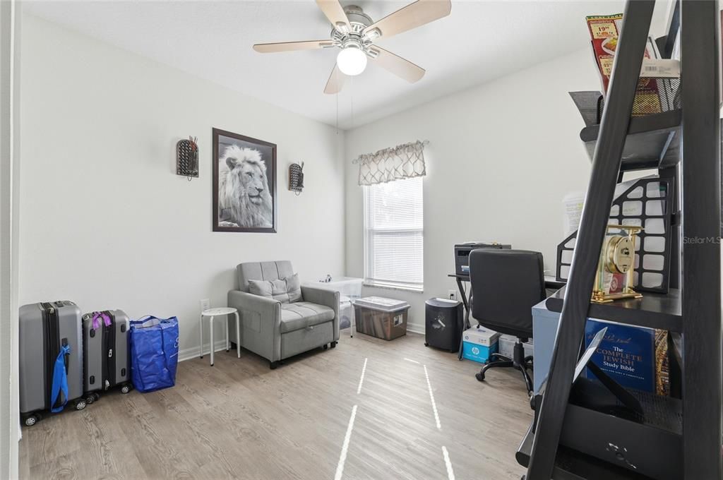 待售: $330,000 (3 贝兹, 2 浴室, 1311 平方英尺)