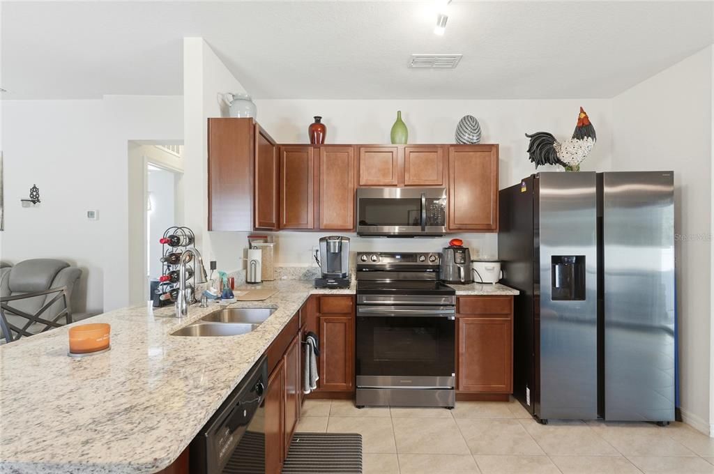 待售: $330,000 (3 贝兹, 2 浴室, 1311 平方英尺)