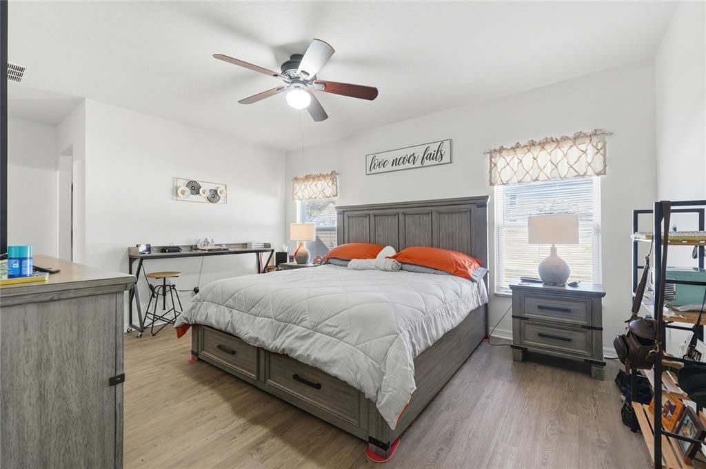 待售: $330,000 (3 贝兹, 2 浴室, 1311 平方英尺)