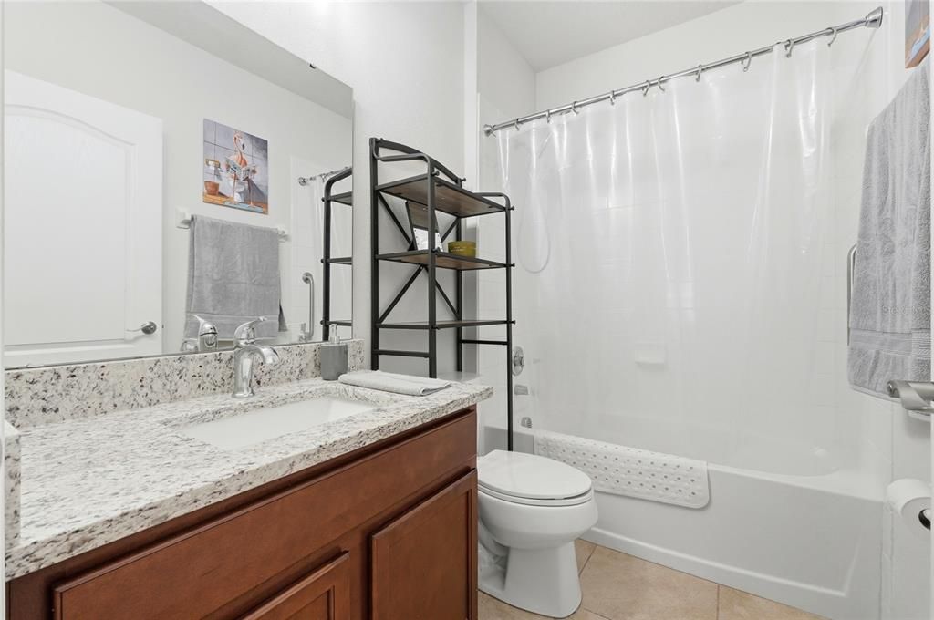 待售: $330,000 (3 贝兹, 2 浴室, 1311 平方英尺)