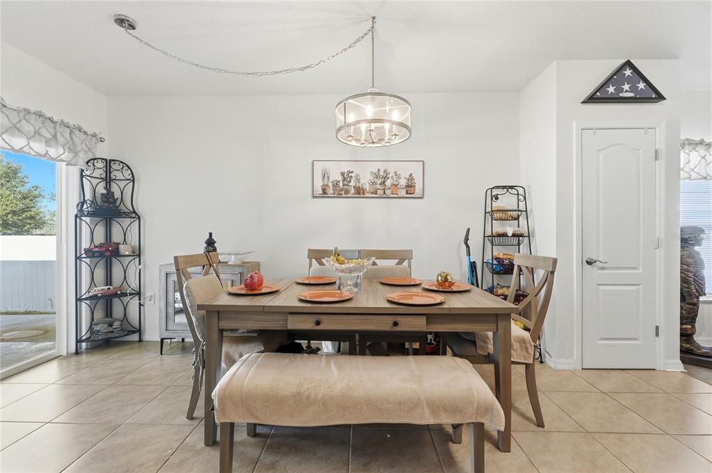 待售: $330,000 (3 贝兹, 2 浴室, 1311 平方英尺)