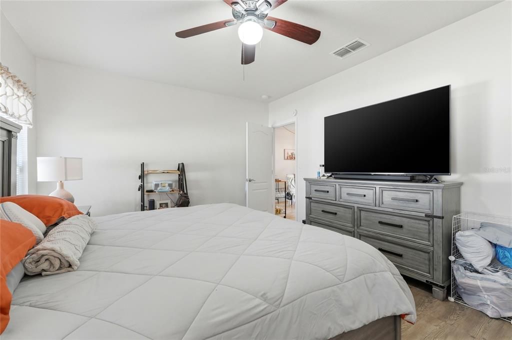 待售: $330,000 (3 贝兹, 2 浴室, 1311 平方英尺)