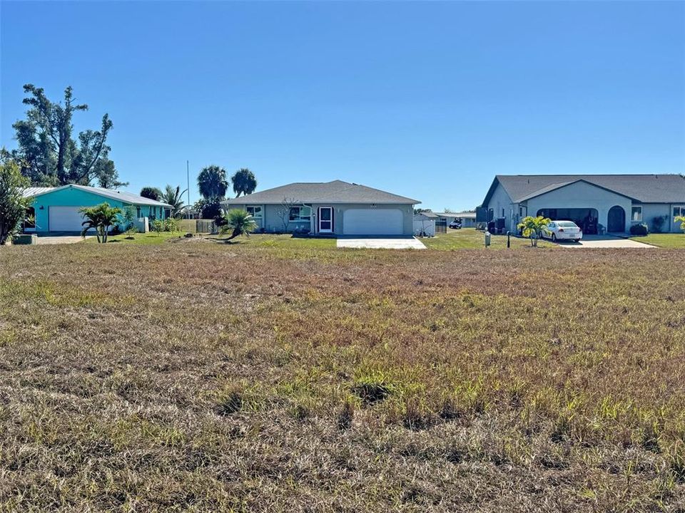 На продажу: $39,000 (0.22 acres)