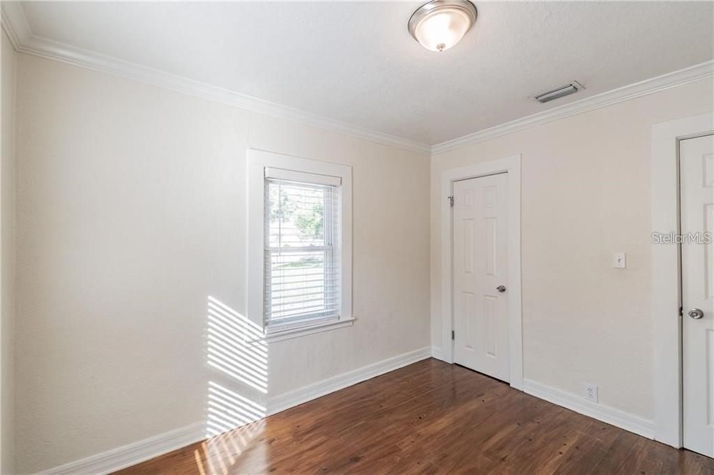 En Venta: $275,000 (2 camas, 1 baños, 824 Pies cuadrados)