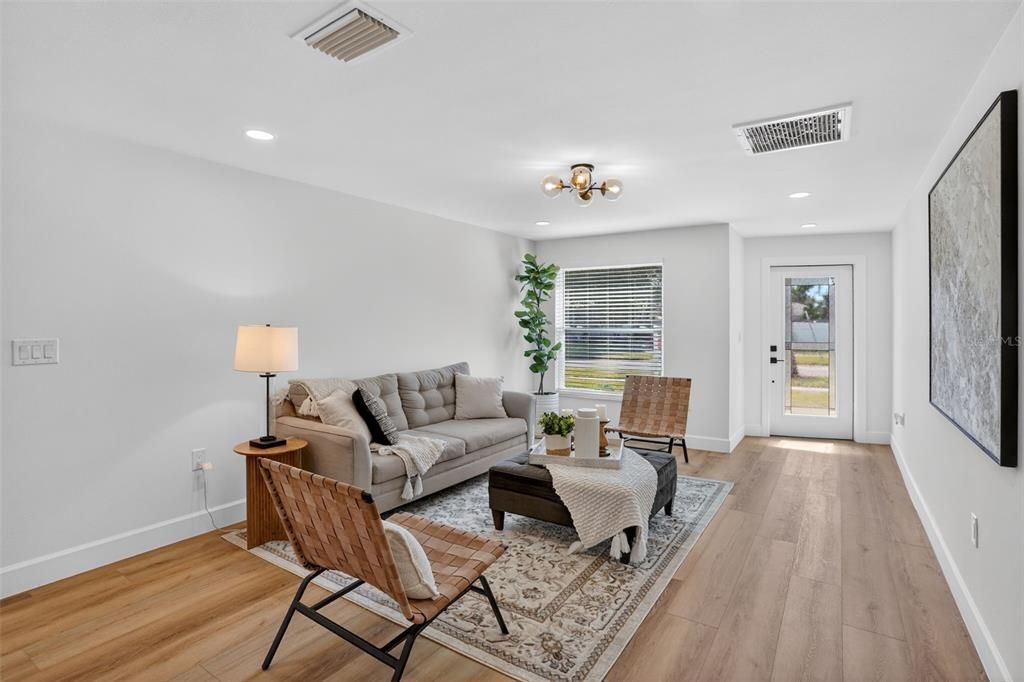 En Venta: $479,000 (3 camas, 2 baños, 1679 Pies cuadrados)