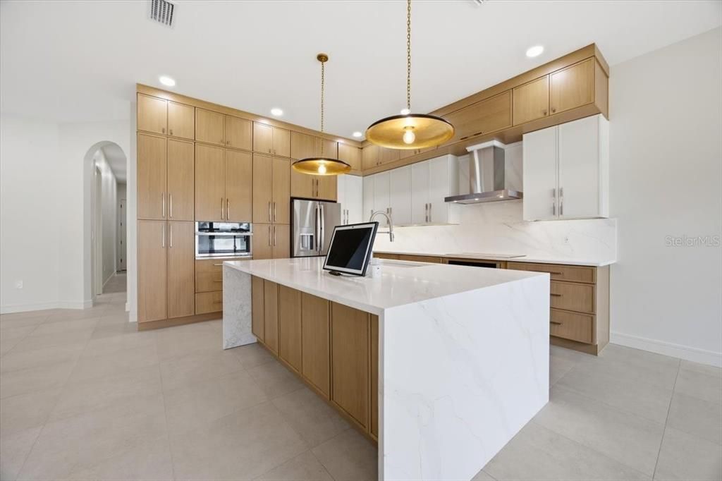 На продажу: $795,900 (3 спален, 3 ванн, 2526 Квадратных фут)