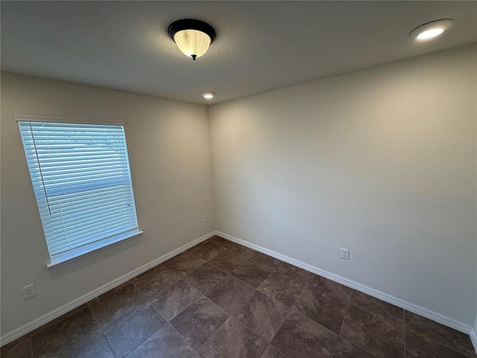 En Venta: $405,000 (5 camas, 3 baños, 2485 Pies cuadrados)